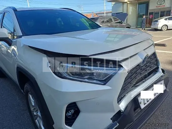 Photo 2 of 50: 2020 Toyota RAV4 Hybrid, VIN JTMW2RFVXLD045715 — Korean insurance auction