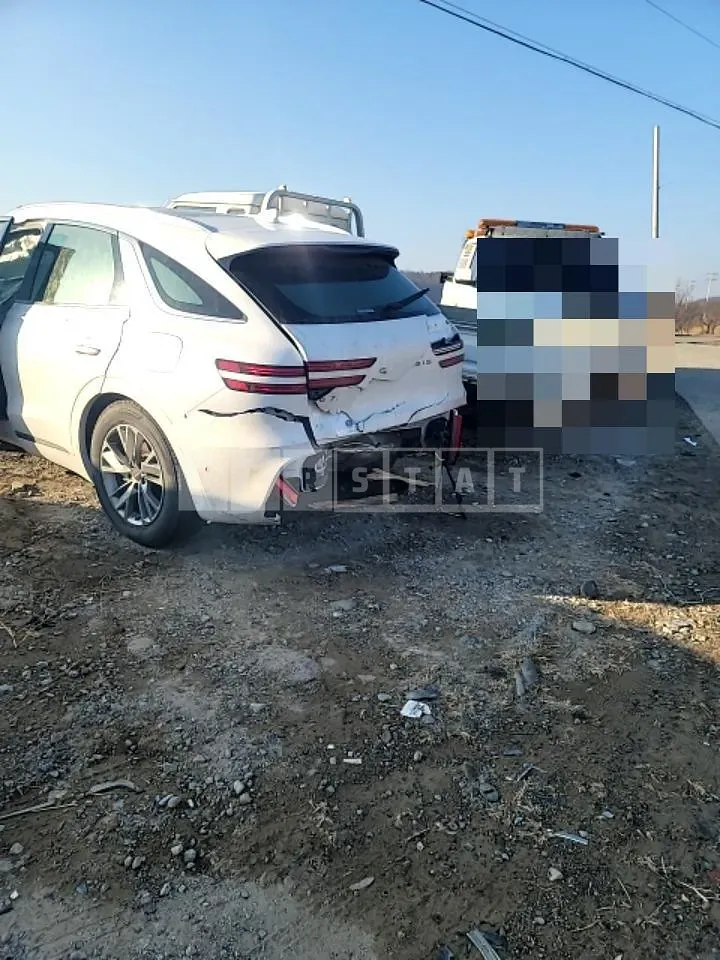 Photo 2 of 22: 2021 Genesis GV70 2.5T — Korean insurance auction