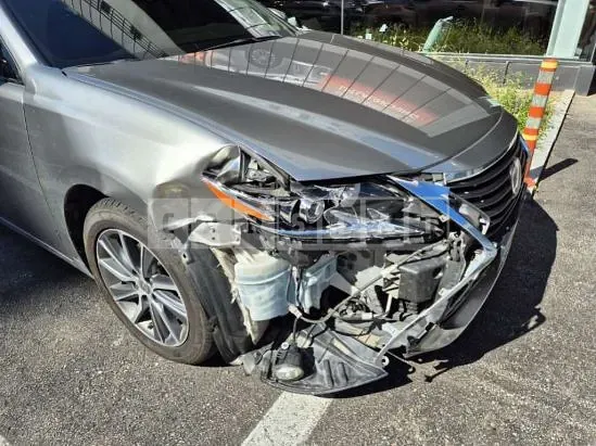 Photo 2 of 17: 2017 Lexus ES300h — Korean insurance auction