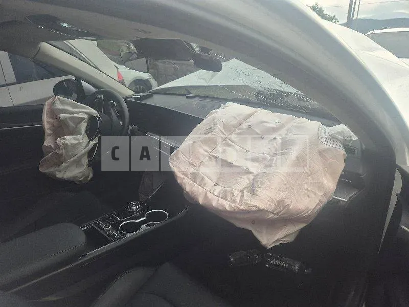 Photo 2 of 9: 2025 Kia K5 — Korean insurance auction