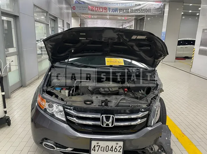 Photo 2 of 24: 2017 Honda Odyssey, VIN 5KBRL5860GB601277 — Korean insurance auction