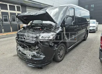 2023 Mercedes-Benz Durban 9-seater sprinter