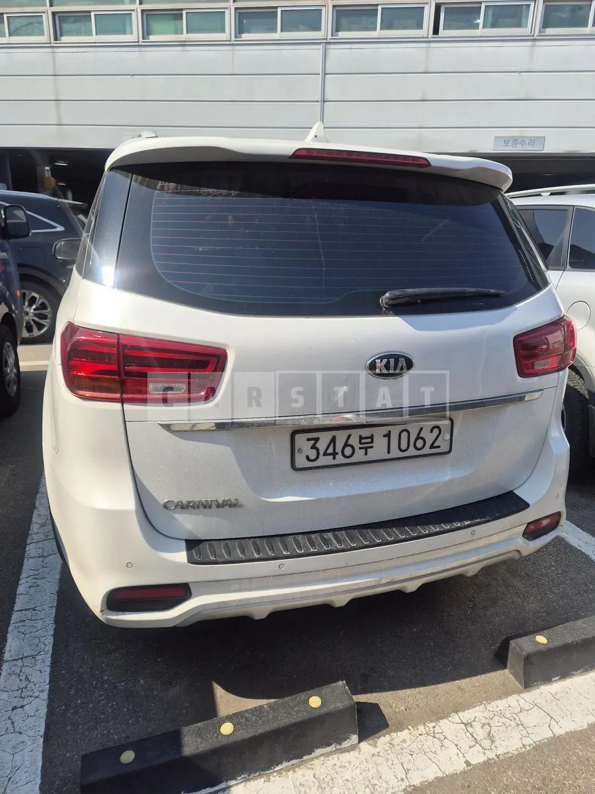 Photo 3 of 3: 2018 Kia Carnival 2.2, VIN KNAME81ABKS453519 — Korean insurance auction