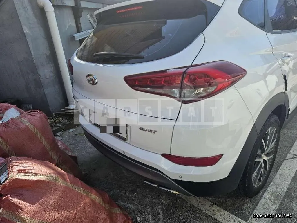 Photo 2 of 12: 2016 Hyundai Tucson TL — Korean insurance auction
