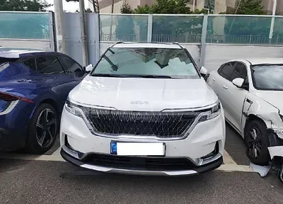 Photo 1 of 35: 2021 Kia Carnival, VIN KNANC81BBMS078167 — Korean insurance auction