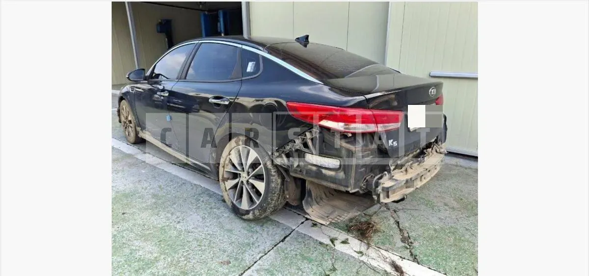 Photo 2 of 14: 2016 Kia K5, VIN KNAGW411BHA122497 — Korean insurance auction