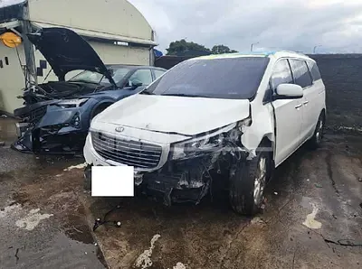 Photo 1 of 21: 2016 Kia Carnival Limousine, VIN KNAME81ABGS112946 — Korean insurance auction