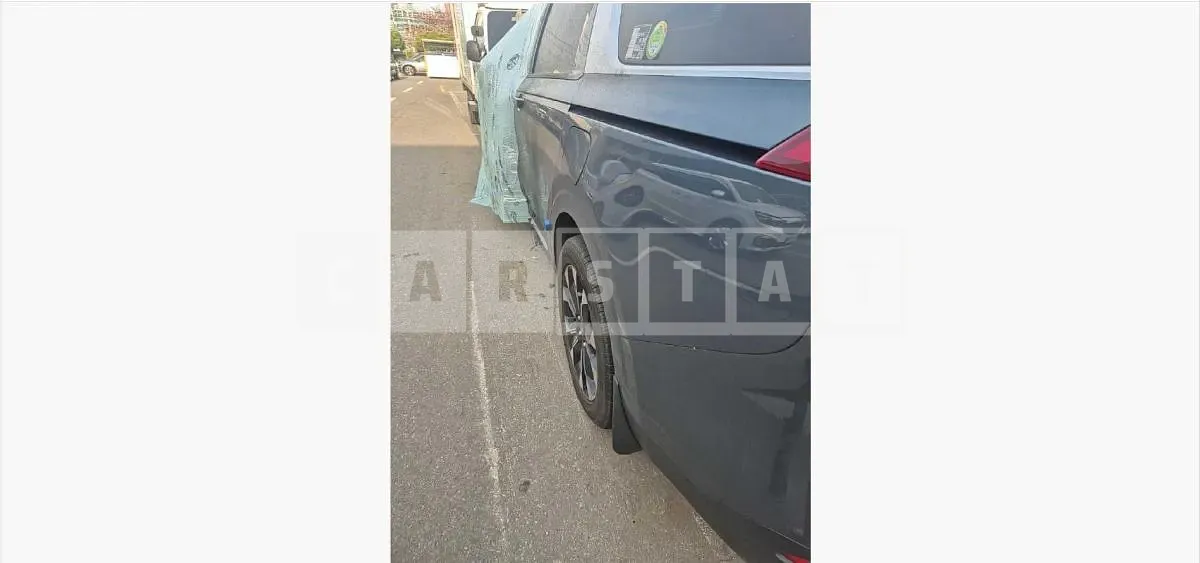 Photo 2 of 14: 2021 Kia Carnival 7-Seater 2.2 — Korean insurance auction