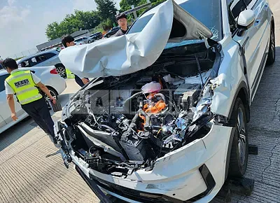 Photo 1 of 7: 2022 Kia Sorento — Korean insurance auction
