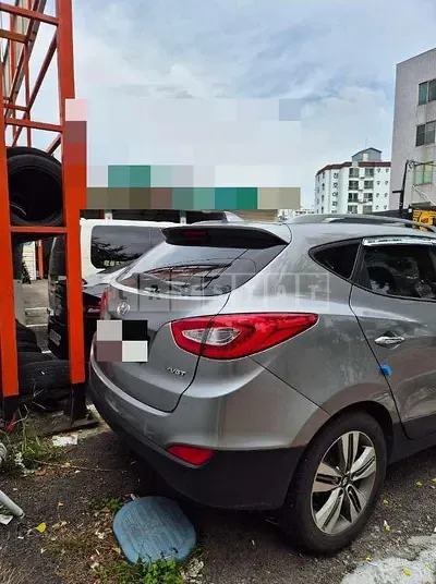 Photo 1 of 43: 2014 Hyundai Tucson ix — Korean insurance auction