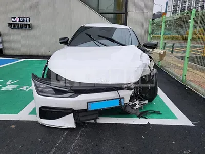 Photo 1 of 8: 2021 Kia EV6, VIN KNAC581AFNA023235 — Korean insurance auction