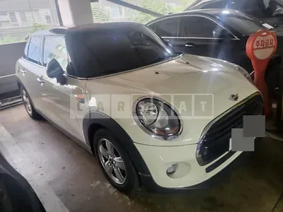 Photo 1 of 24: 2016 MINI Cooper Five-Door, VIN WMWXU1109G2D89355 — Korean insurance auction