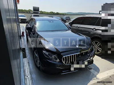 Photo 1 of 15: 2016 Mercedes-Benz E220 d — Korean insurance auction