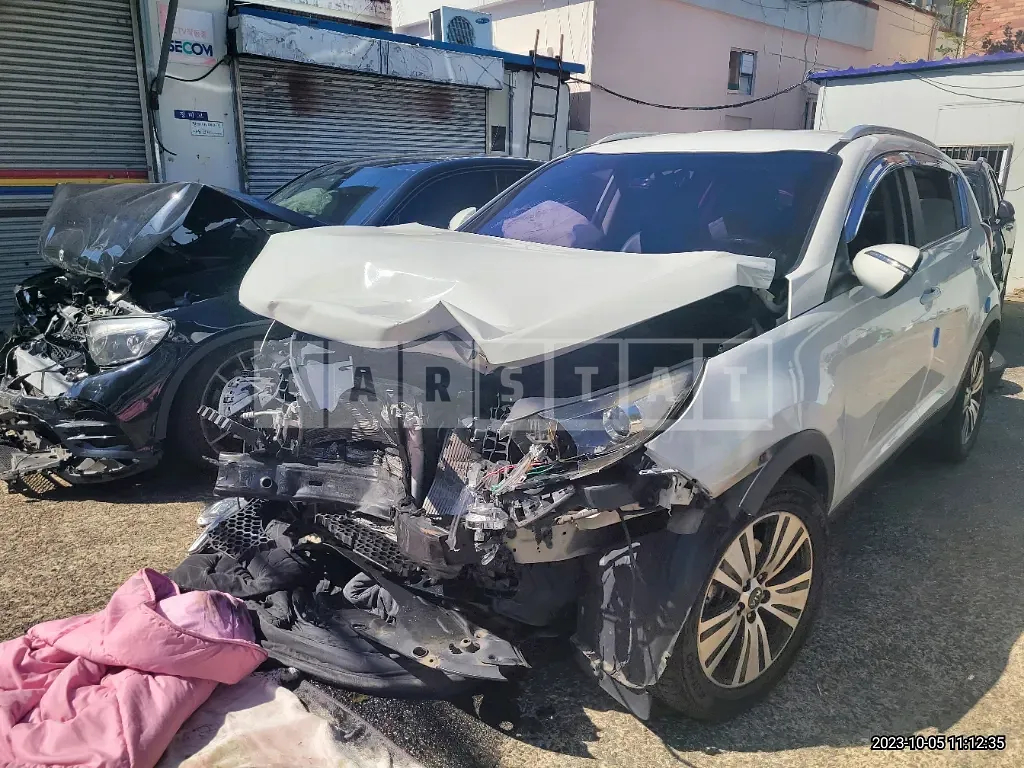 Photo 2 of 34: 2015 Kia Sportage R, VIN KNAPC813BGK818389 — Korean insurance auction