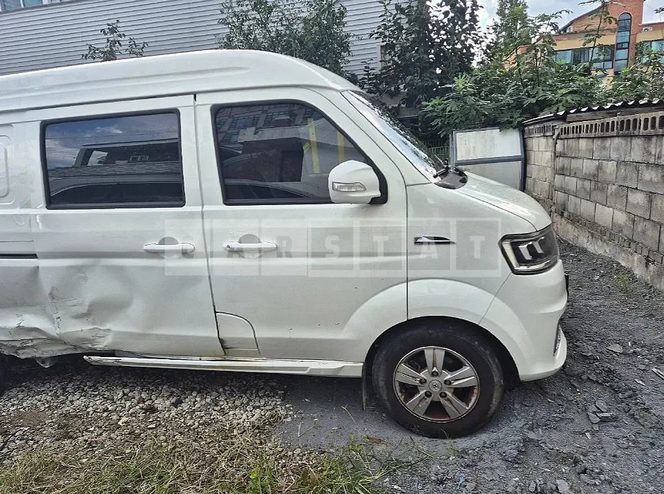 Photo 2 of 10: 2023 Volkswagen Et 4 Vans — Korean insurance auction
