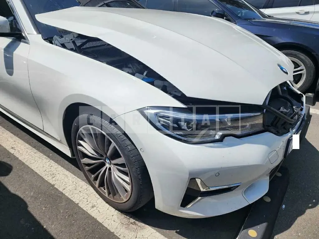 Photo 2 of 16: 2022 BMW 320i, VIN WBA5X5109NFM36490 — Korean insurance auction
