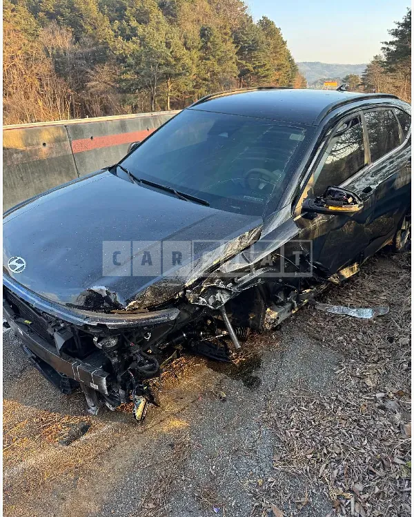 Photo 2 of 3: 2023 Hyundai Kona — Korean insurance auction