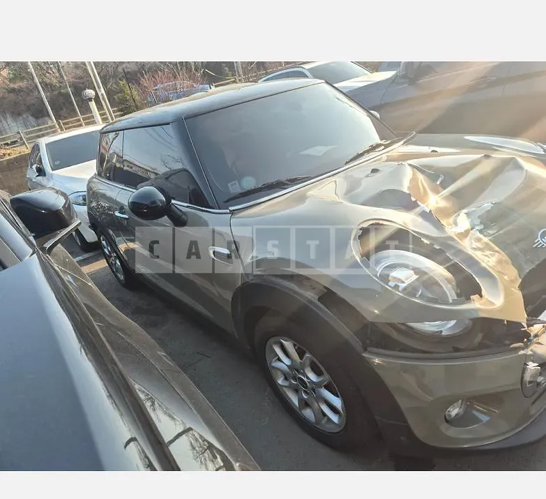 Photo 2 of 34: 2018 MINI Cooper — Korean insurance auction