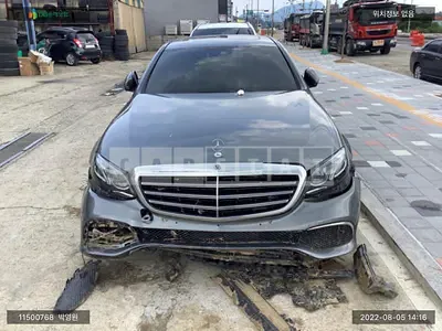 Photo 1 of 21: 2018 Mercedes-Benz E220 d 4Matic, VIN WDDZF0FB9JA468065 — Korean insurance auction