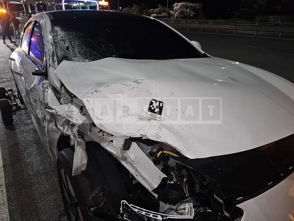 Photo 2 of 12: 2022 Hyundai IONIQ 6, VIN KMHM541CPPA005678 — Korean insurance auction