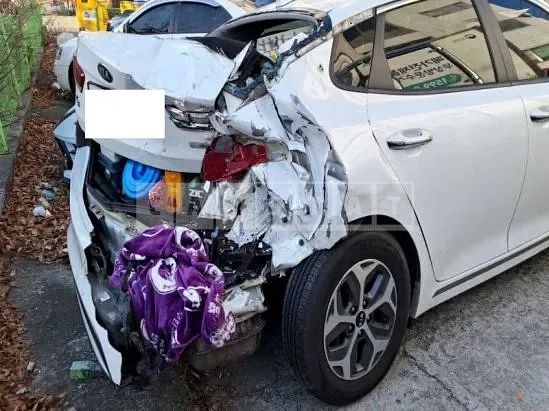 Photo 2 of 33: 2020 Kia K5 — Korean insurance auction