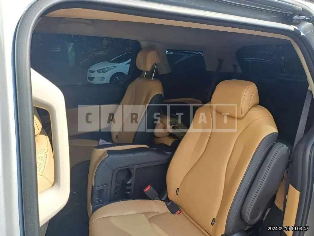 Photo 2 of 15: 2021 Kia Carnival — Korean insurance auction
