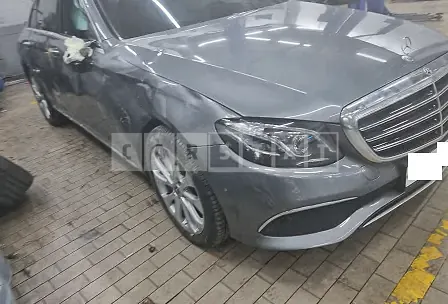 Photo 2 of 24: 2019 Mercedes-Benz E220d 4Matic, VIN WDDZF0FB7KA654530 — Korean insurance auction