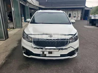 Photo 1 of 16: 2016 Kia Carnivals — Korean insurance auction