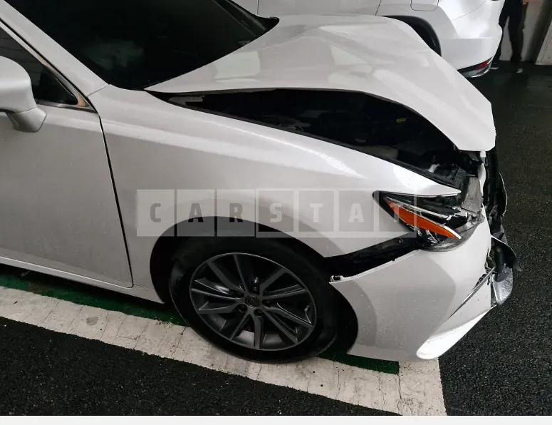 Photo 2 of 5: 2016 Lexus ES300h — Korean insurance auction
