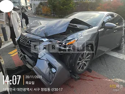 Photo 1 of 10: 2018 Lexus ES300h, VIN JTHBW1GG5J2176708 — Korean insurance auction