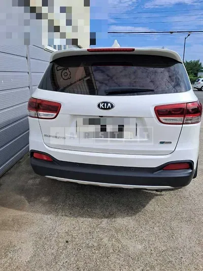 Photo 1 of 8: 2017 Kia Sorento 2.0 — Korean insurance auction