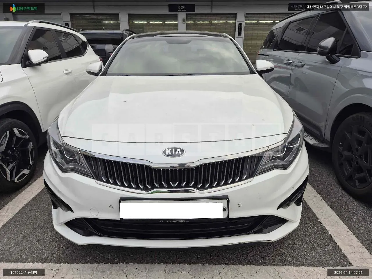 Photo 2 of 14: 2018 Kia K5, VIN KNAGU411BKA279610 — Korean insurance auction