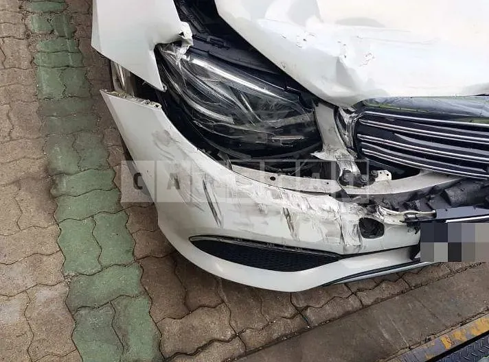 Photo 2 of 10: 2016 Mercedes-Benz E220 d, VIN WDDZF0EB1HA104279 — Korean insurance auction