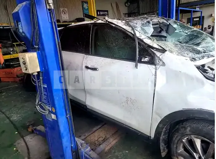 Photo 2 of 34: 2017 Kia Sorento, VIN KNAPK81ABHA300347 — Korean insurance auction