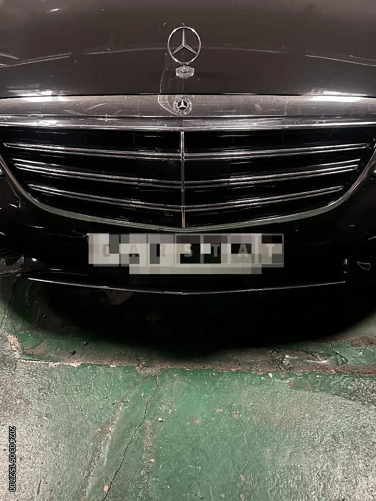 Photo 2 of 67: 2018 Mercedes-Benz E300 4Matic, VIN WDDZF4KB4JA402763 — Korean insurance auction