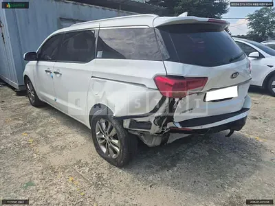 Photo 1 of 8: 2015 Kia Carnival Limousine, VIN KNAME811BGS127358 — Korean insurance auction