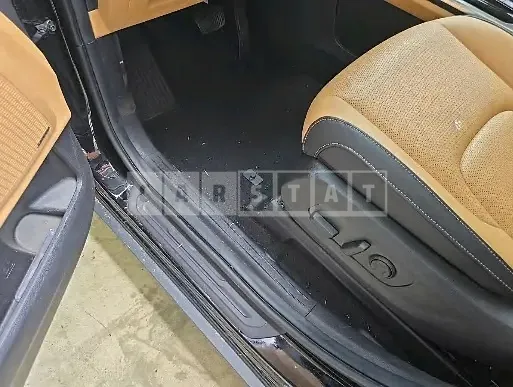 Photo 2 of 25: 2023 Kia Carnivals — Korean insurance auction