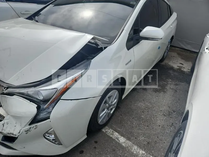 Photo 2 of 6: 2017 Toyota Prius — Korean insurance auction