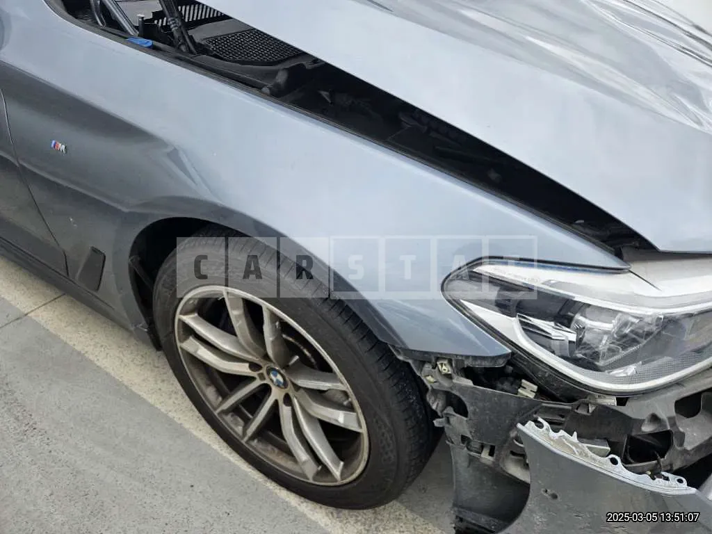 Photo 2 of 10: 2017 BMW 530i — Korean insurance auction