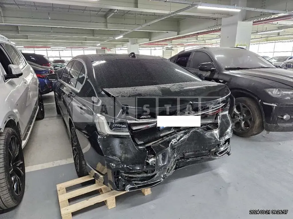 Photo 2 of 15: 2021 BMW 730Ld xDrive, VIN WBA7J4108MCE99989 — Korean insurance auction