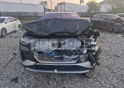Photo 1 of 13: 2023 Audi Q4 40 e-tron — Korean insurance auction