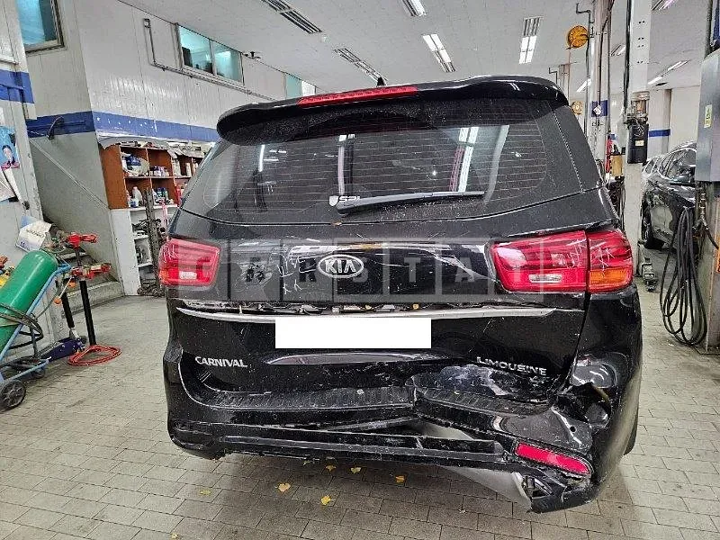 Photo 2 of 47: 2019 Kia Carnival Limousine, VIN KNAME81ABKS455882 — Korean insurance auction