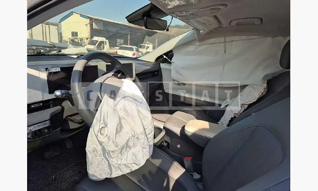 Photo 2 of 11: 2022 Hyundai IONIQ 5 Long Range Electric Car AWD — Korean insurance auction
