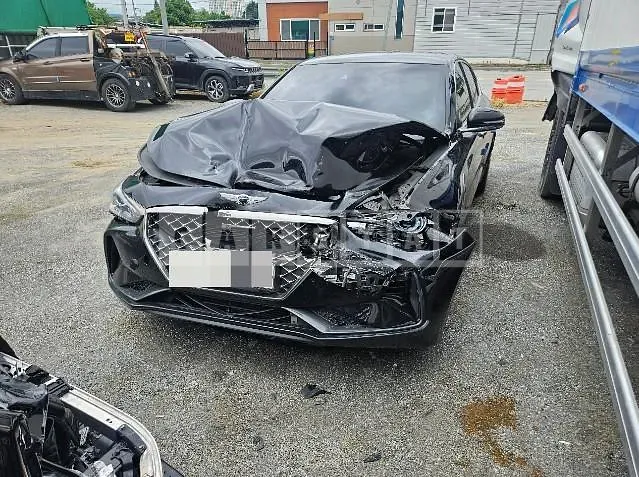 Photo 2 of 5: 2019 Genesis G70 — Korean insurance auction