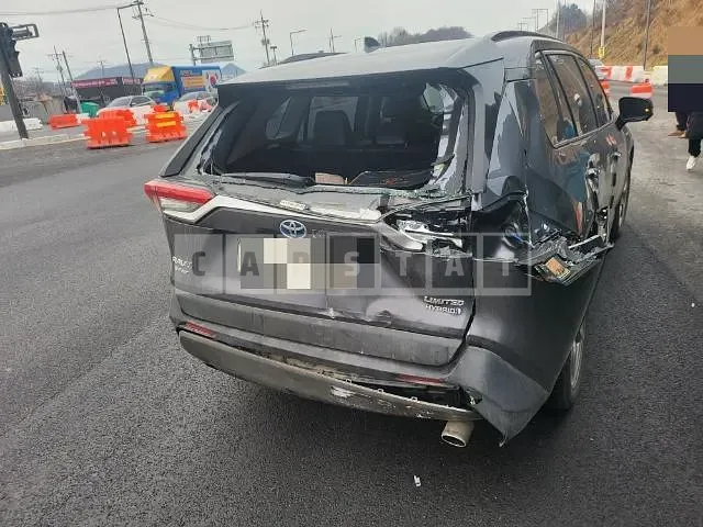 Photo 2 of 5: 2021 Toyota Lave 4 Hybrid AWD — Korean insurance auction