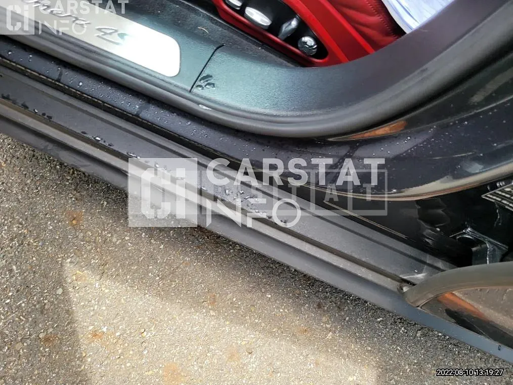 Photo 2 of 25: 2018 Porsche Simorche Panamera 4S — Korean insurance auction