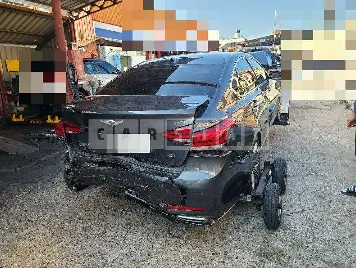 Photo 2 of 25: 2019 Genesis G80 3.3 — Korean insurance auction