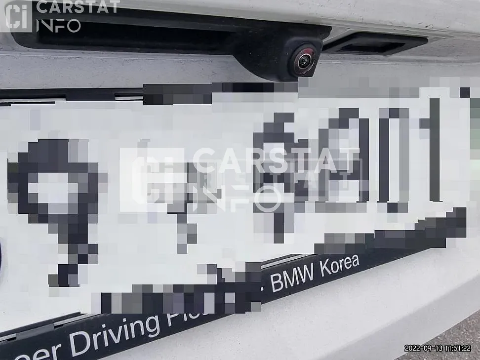 Photo 2 of 49: 2021 BMW 530i xDrive, VIN WBA31BJ06MWX16003 — Korean insurance auction