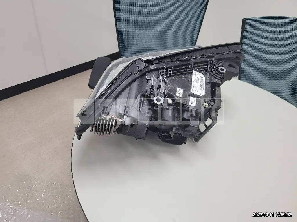 Photo 2 of 9: 2023 BMW (parts) 520i Left Light — Korean insurance auction