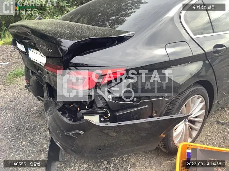 Photo 2 of 16: 2022 BMW 530e, VIN WBA51AG03NCJ18206 — Korean insurance auction